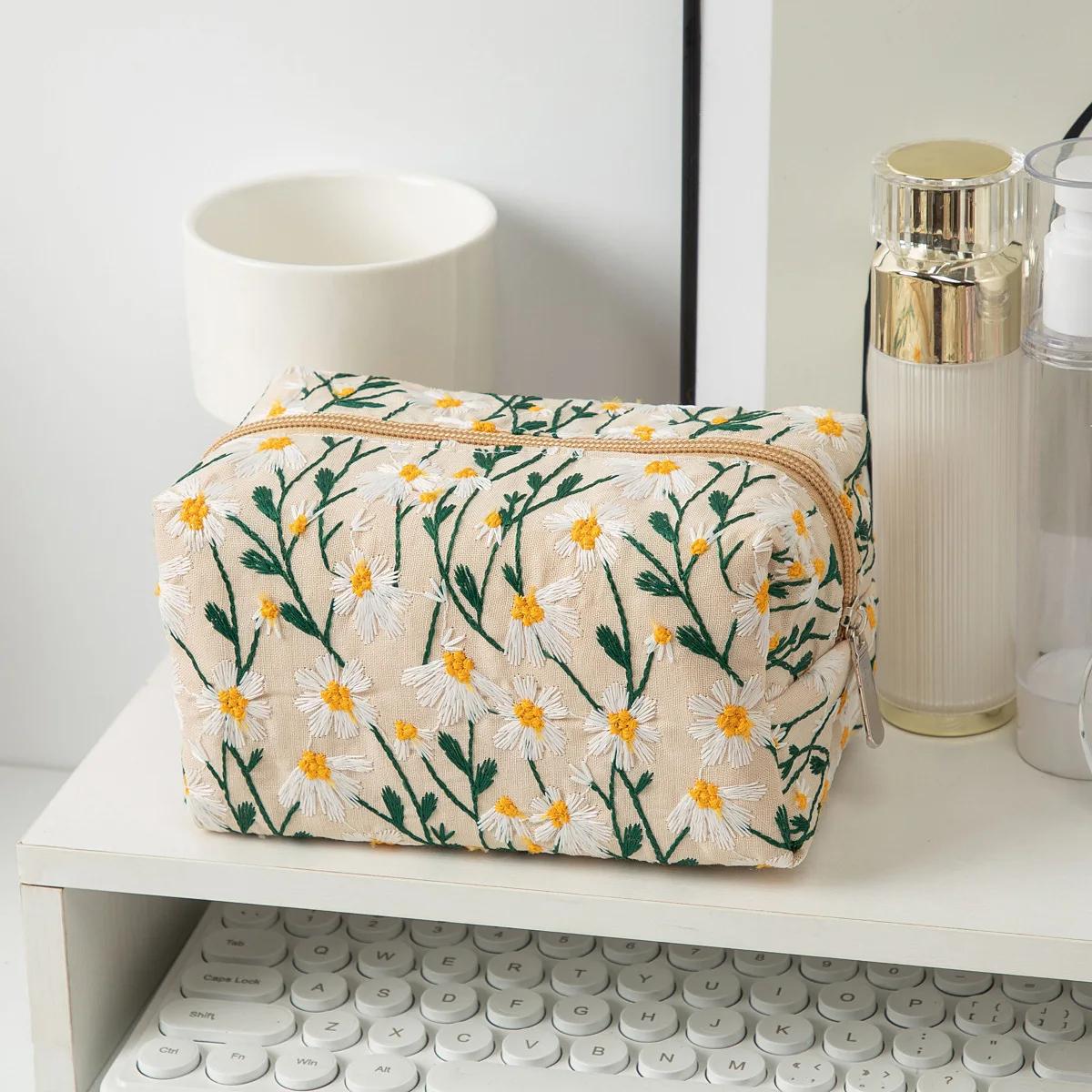 

Floral Embroidery Women Cosmetic Bag Canvas Zipper Make Up Bag Travel Washing Makeup Organizer Beauty Case Storage Pouch