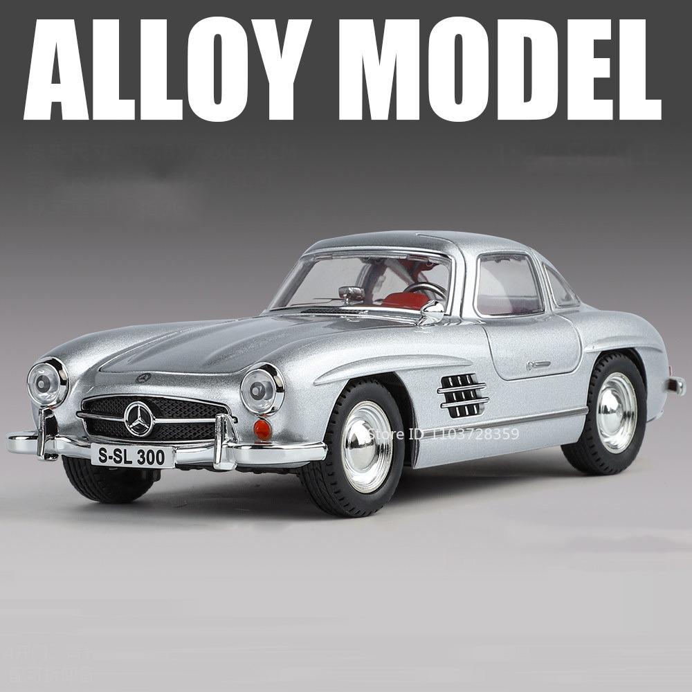 1:24 Lada NIVA 300SL Model Toy Vintage Cars Alloy Diecast Shock Absorption Sound Light Doors Opened Miniature Vehicles for Kids