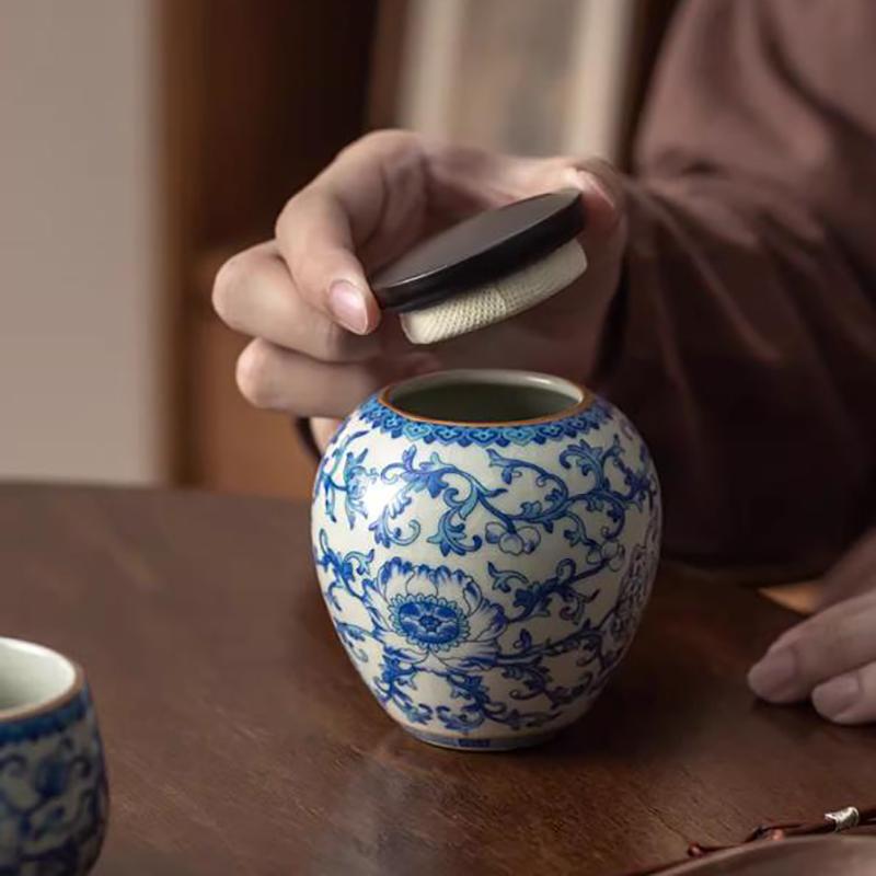 Porcelain Tea Canister Blue and White Porcelain Sealed Candy Jar High-grade Home Nut Coffee Bean and Medicinal Herb Storage Jar