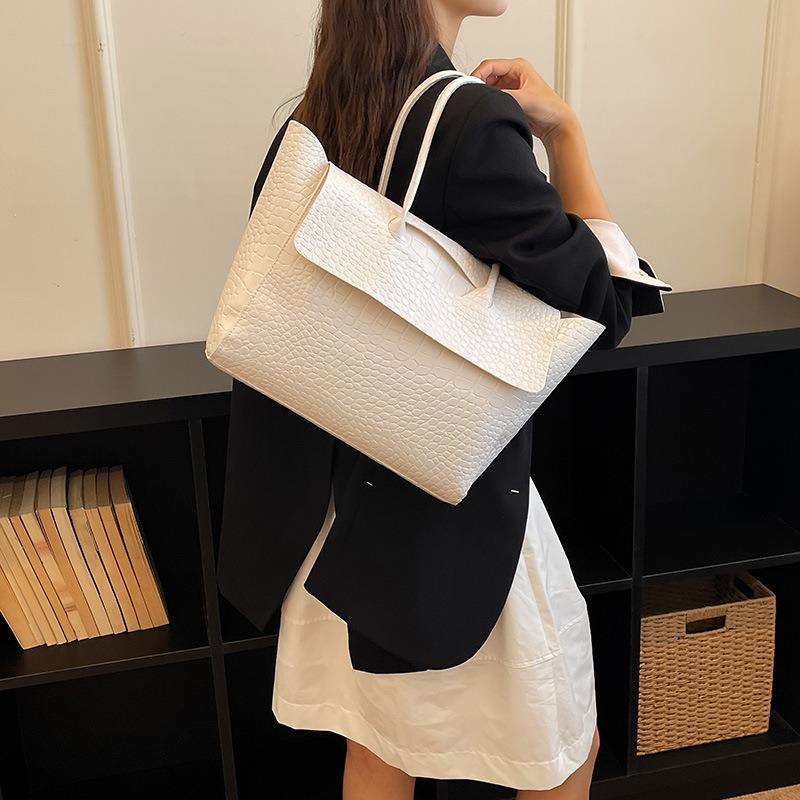 Crocodile Pattern Handbag, Women's Large-capacity Retro Fashion Commuter Tote Bag, High-end Simple and Versatile Shoulder Bag