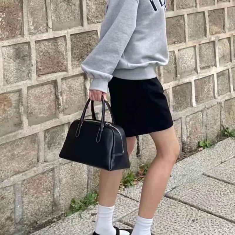 Korean Retro Large Capacity Commuter Bowling Bag Niche Design High-end Versatile Handheld Boston Pillow Bag