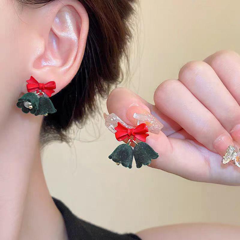 French Retro Luxury Silver Pearl Tassel Stud Earrings - Elegant and Versatile for Women