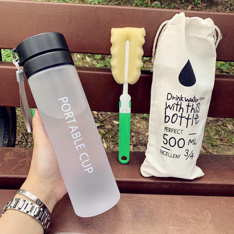 "Durable, High-temperature-resistant Sports Water Cup, Portable and Unisex Design with Large Capacity for Students."