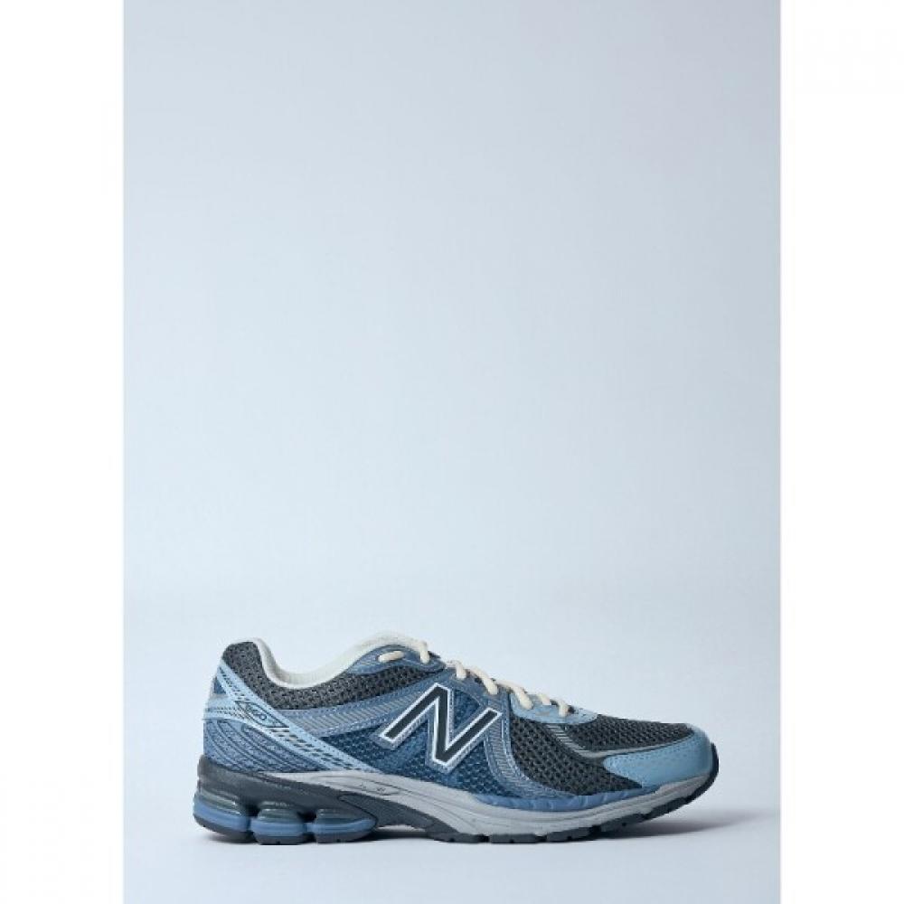 

New Balance Mesh Panel Low Top Sneakers Ml860rc2d12 US12