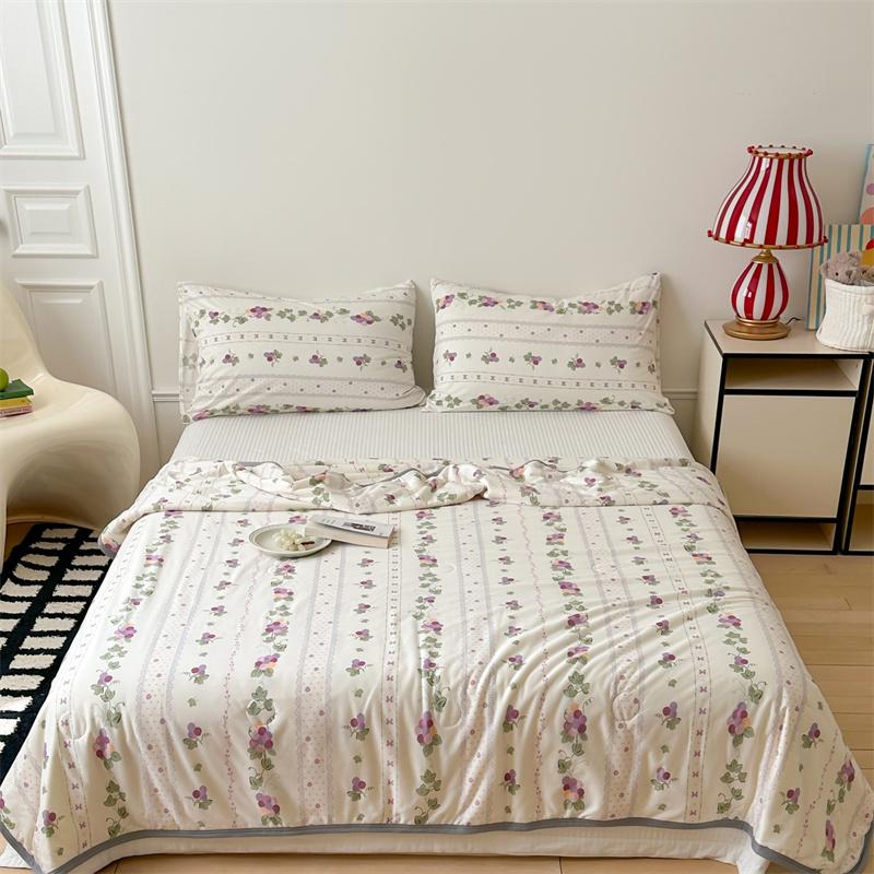 Pink Flower Pattern Quilt Breathable Comfortable Air-conditioning Quilted Quilt Skin-friendly Multi-functional Thin Blanket