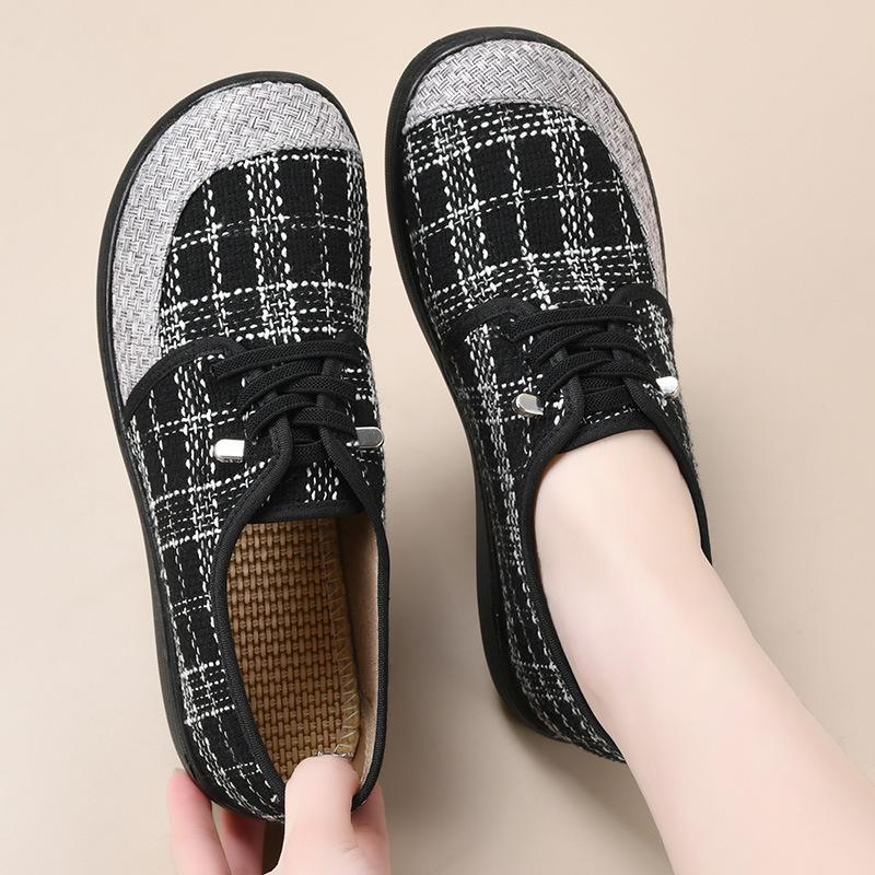 Middle-aged and old spring and autumn new Xiaoxiangfeng casual cloth shoes soft-soled cloth shoes women