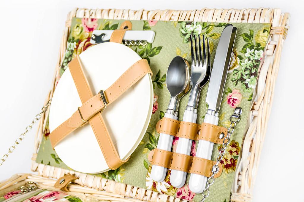 Wicker Picnic Basket with Thermal Bag and Cutlery for 2 People, a Practical Gift