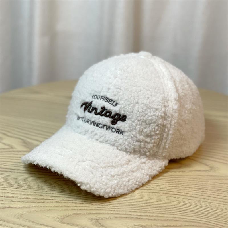 Hat Women's New Winter Fashion Versatile Autumn and Winter Furry Thickened Warm Peaked Hat Trend