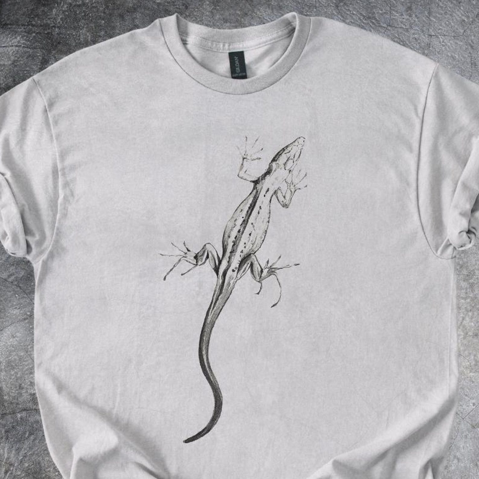 Lizard Illustration Shirt Reptile Nature Line Drawing Wildlife Art Tee Tshirt Gray 130