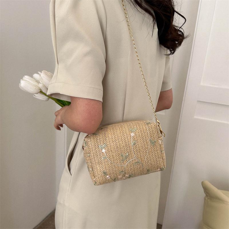 Trendy Woven Single Shoulder Bag For Women Unique Small Square Design Perfect For Everyday Use