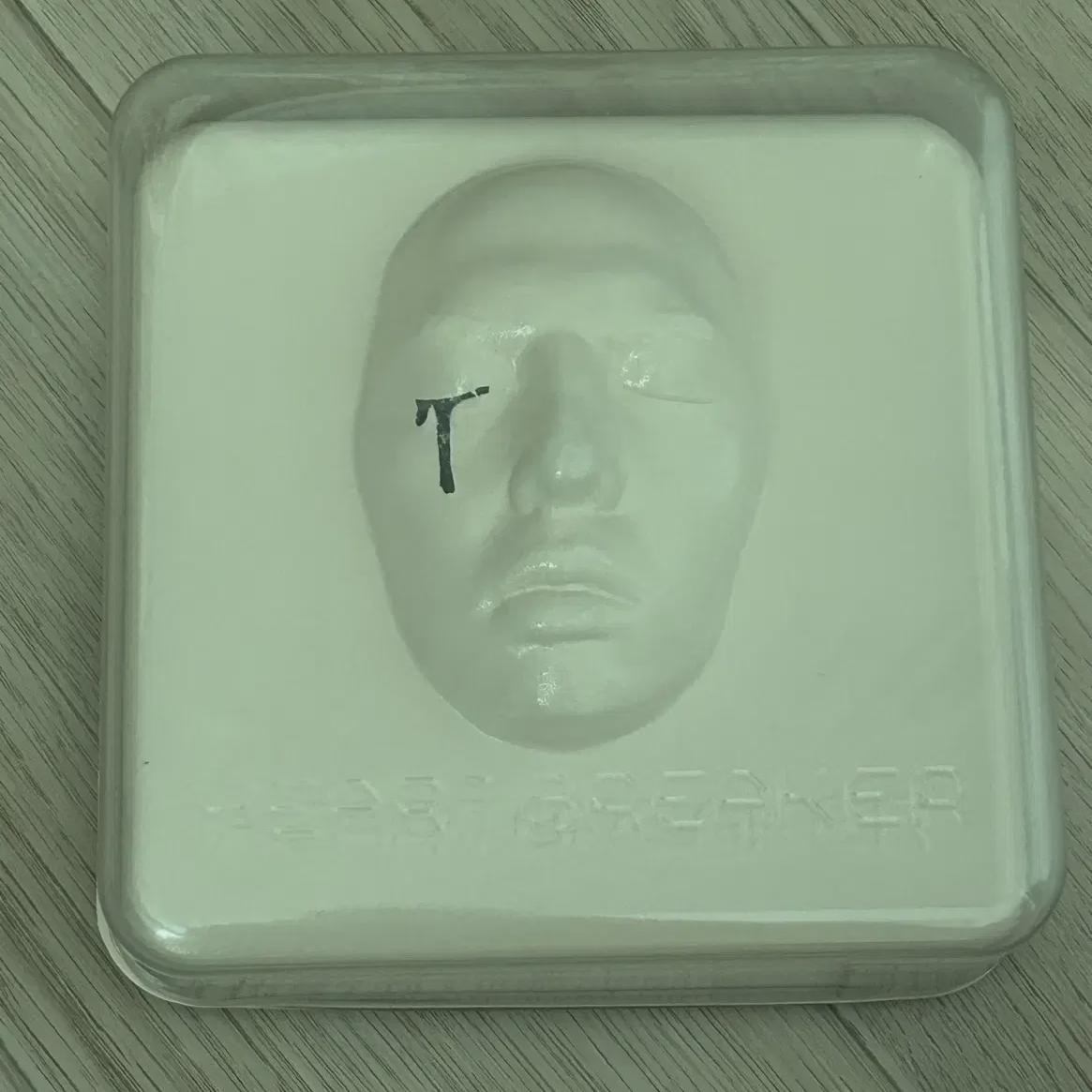 

G-Dragon Heartbreaker Альбом