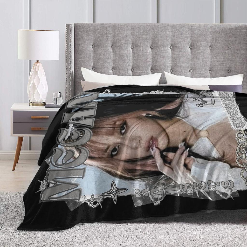 KATSEYE Megan Kpop Y2K Group Blankets Flannel Spring Autumn Breathable Lightweight Throw Blanket for Bed Couch Plush Thin Quilt