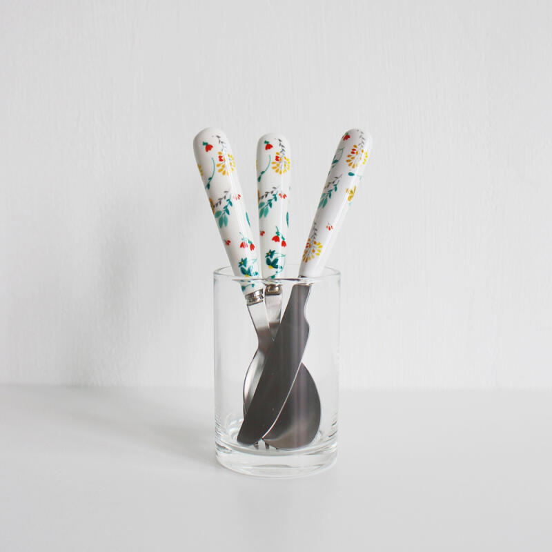 Retro Pattern Dessert Cutlery / White Flower