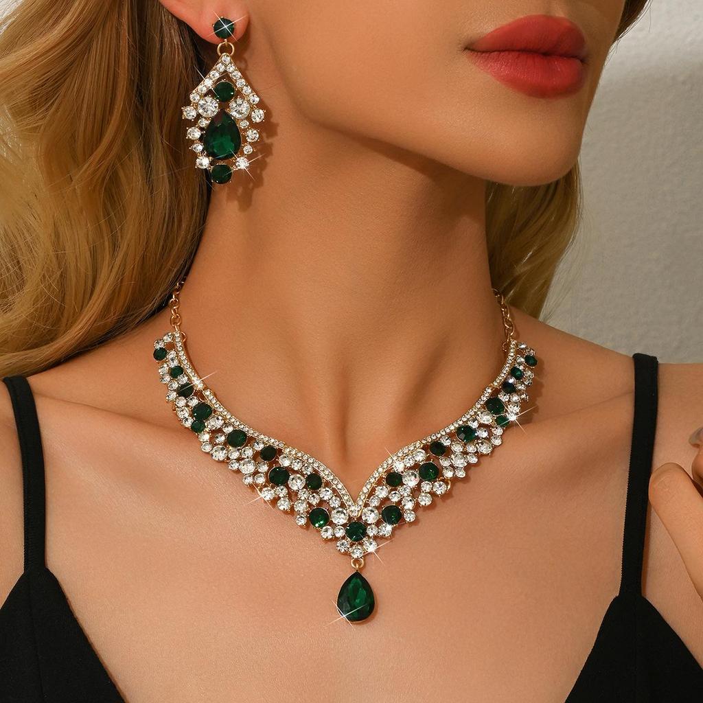 Vintage Evening Dress Jewelry Set: European & American Floral Necklace and Earrings