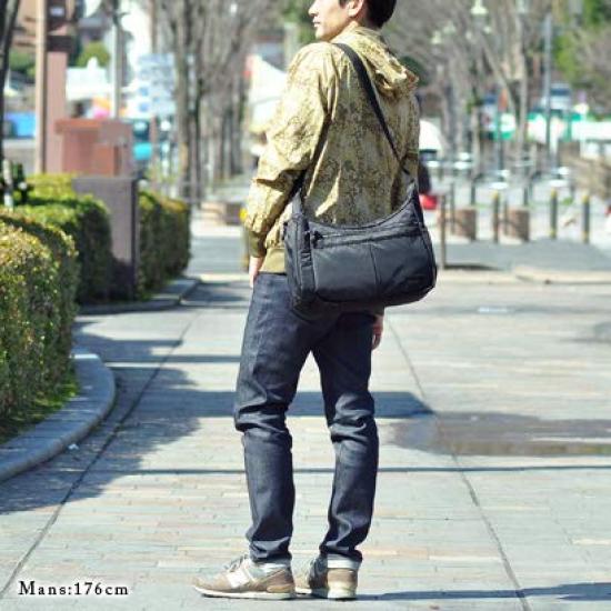 Shoulder Bag COOL SHOULDER MD WALKER Black [Coleman] 1.