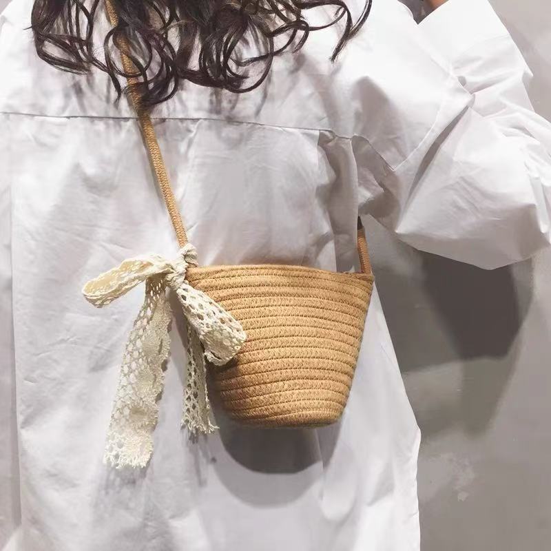 Woven bag women's straw bag 2025 new trendy ins fashion versatile messenger bag seaside vacation bag bucket bag