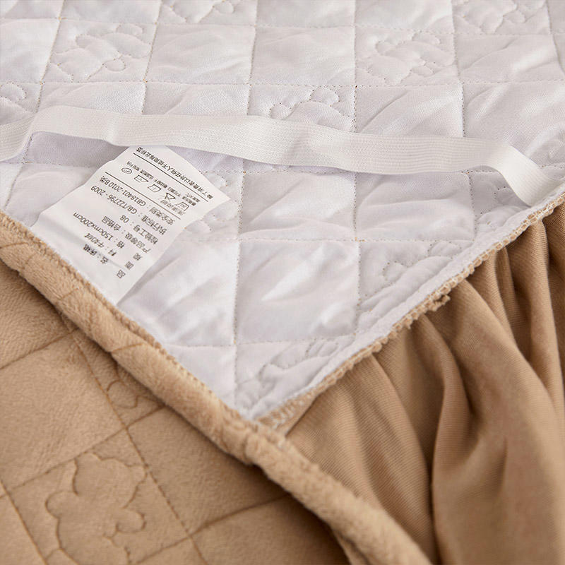 High Quality Thicken Velvet Quilted Bed Skirt King Queen Size Short Plush Bedspread Soft Warm Bed Sheet Not Including Pillowcase