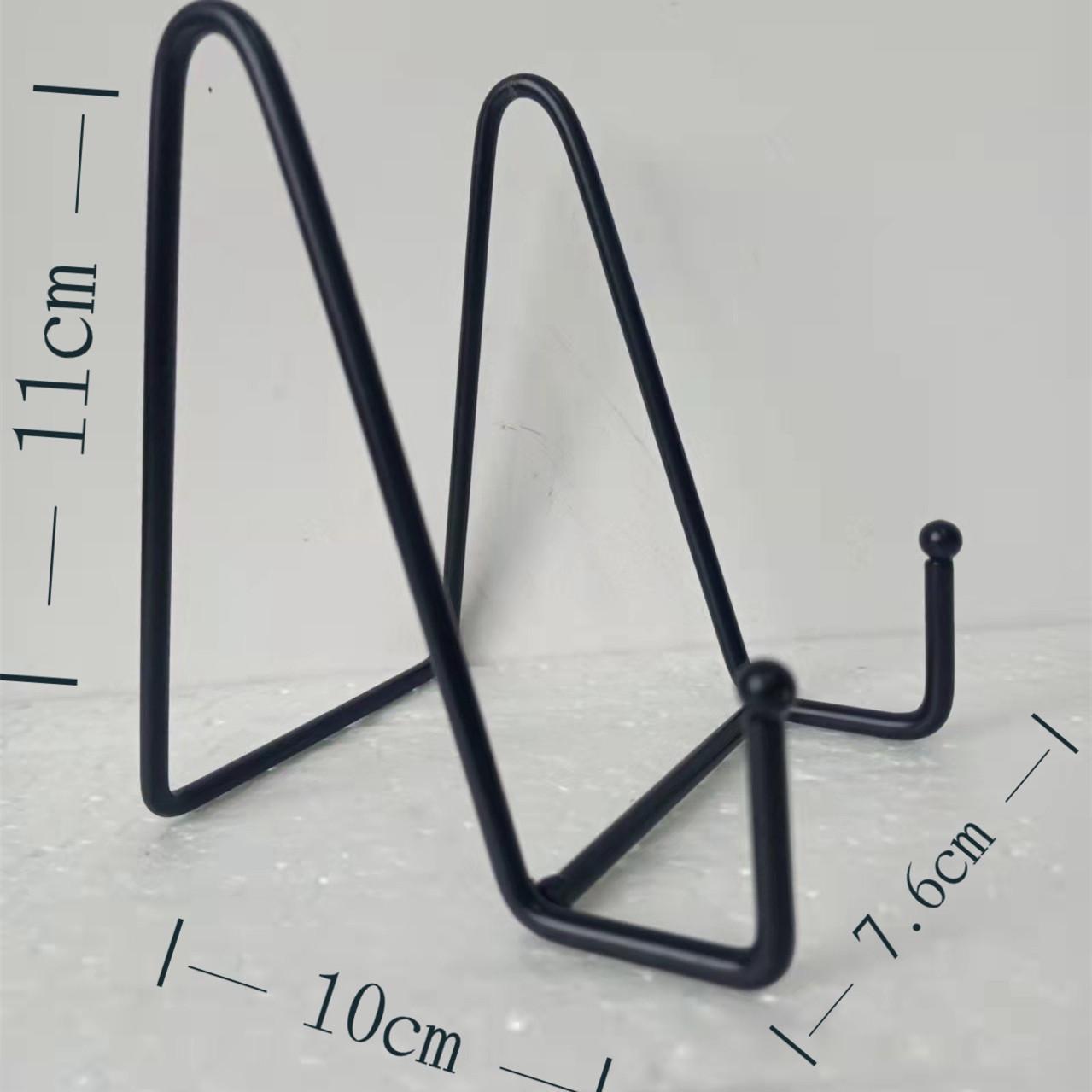 

Черная железная мольбертовая декоративная стойка для тарелок, подставка для декоративных тарелок, книг, планшетных ПК, металлическая фоторамка для настольных ПК 4.5 Inch