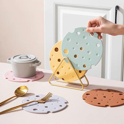 Yousheng Silikon Untersetzer Hitzebeständiger Topfuntersetzer für heiße Pfannen Auflaufformen Rutschfest Spülmaschinenfest Dekorative Küchenmatte