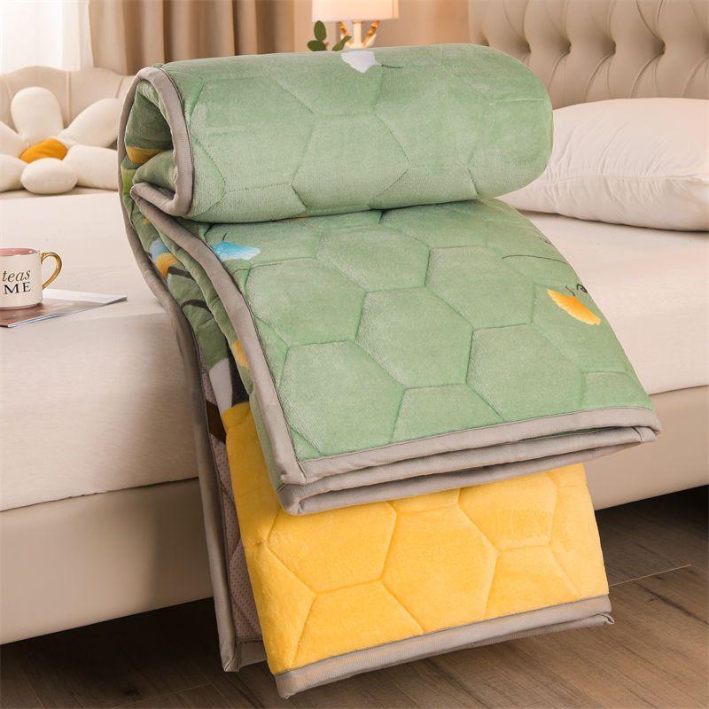 Warm Milk Velvet Mattress Twin Queen King Size Comfortable Soft Foldable Tatami Mattress Winter Single Double