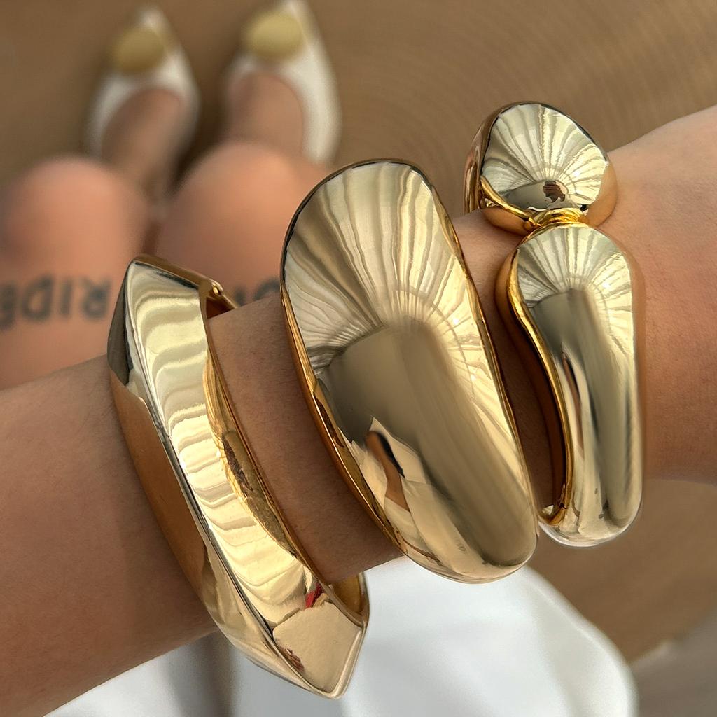 Exaggerated Metal Big Water Droplets Hug Bracelet Women, Fashionable And Futuristic Sense Stacking Bracelet Jewelry Women