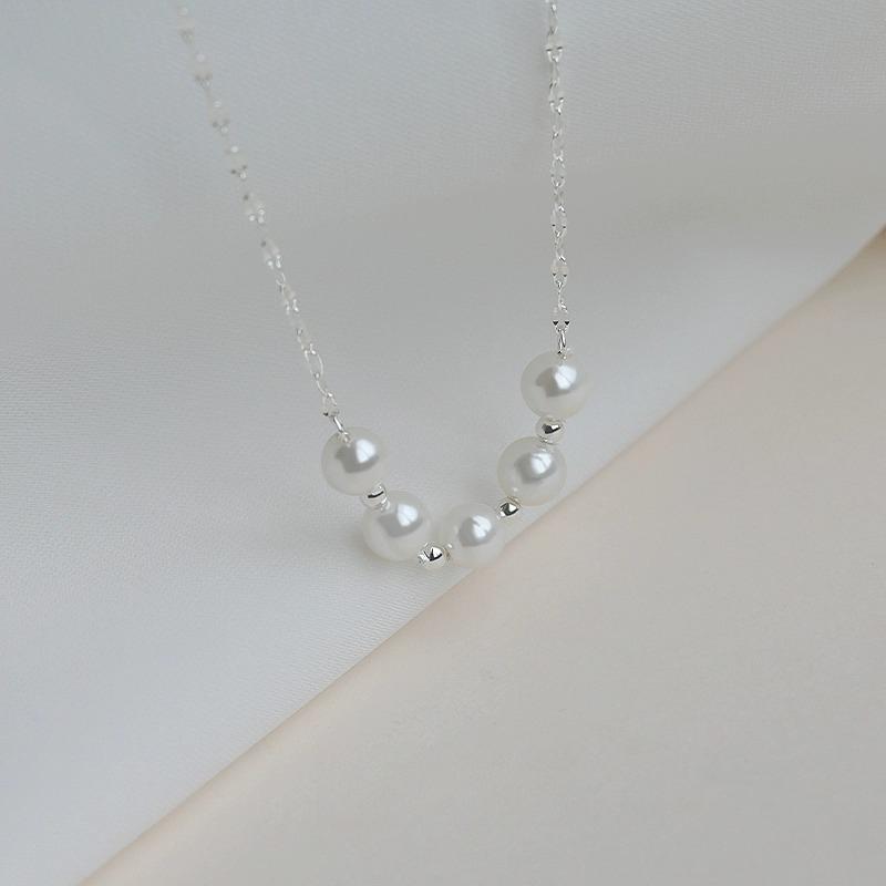Pearl Necklace Women'S Lamp Luxury Niche Design Sense Clavicle Chain Simple Temperament Neck Chain Jewelry Premium