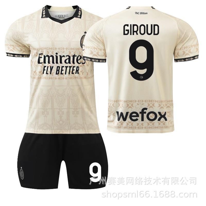 2324AC Milán Fotbalový dres pro čtyři hráče č.. 9 Giroud 10 Leo 11 Ibrahimovic 22 Kaka Sada dresů