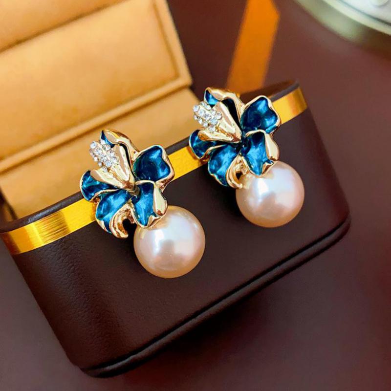 925 Silver Needle Korean Fashion Crystal Flower Earrings For Women Jewelry Trending Luxury Women's French Pearl Earrings