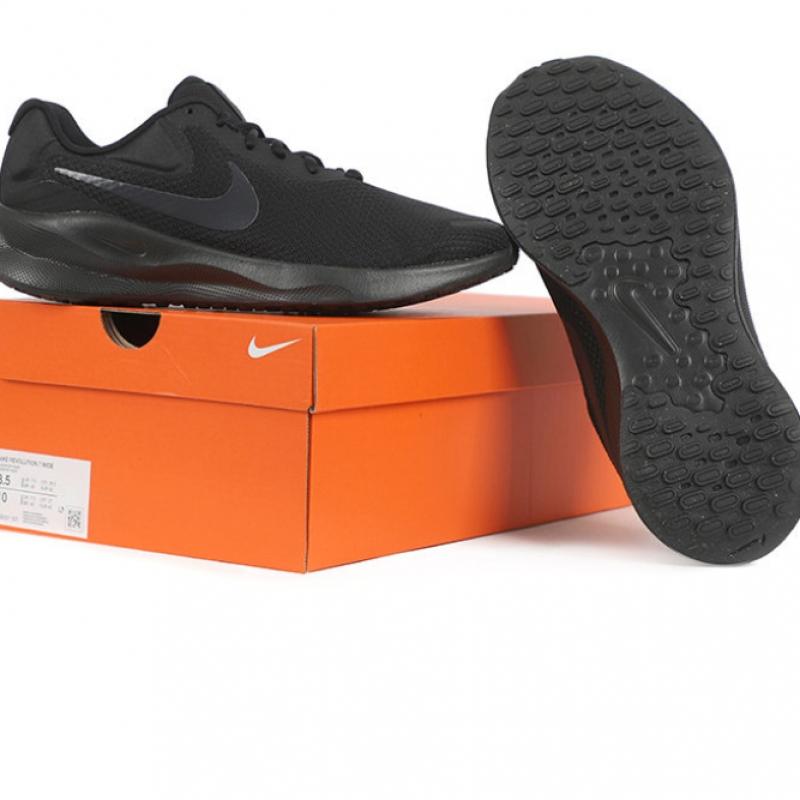 Nike Running Shoe Revolution 7 Wide