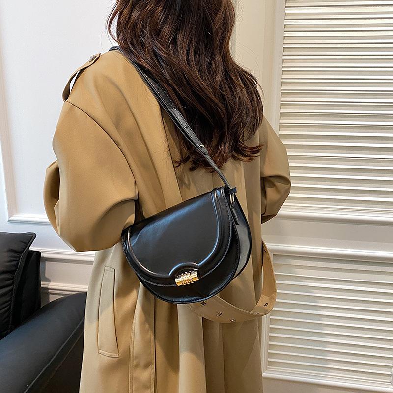 Unterarmtasche Damentasche Neue trendige Satteltasche Lässige einfache Umhängetasche