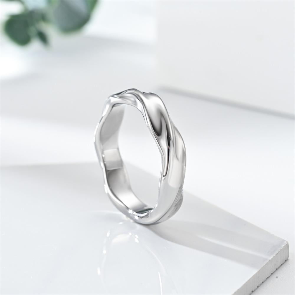 Men's Japanese & Korean Möbius Ring - Titanium Steel, Non-Fading, Trendy, for Couples