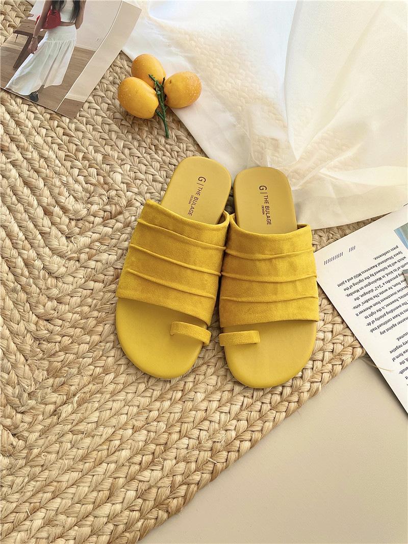

Set of toe sandals summer new soft-soled sandals niche design sense versatile flat-bottomed French retro Roman one-word 40