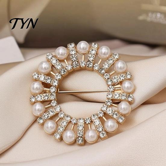 Clothing Decoration Pin Faux Pearl Rhinestone Ring Brooch, Hollow Circle Alloy Lapel Pin, Coat Brooch Sweater Cardigan Suits Accessories, Jewelry Gift