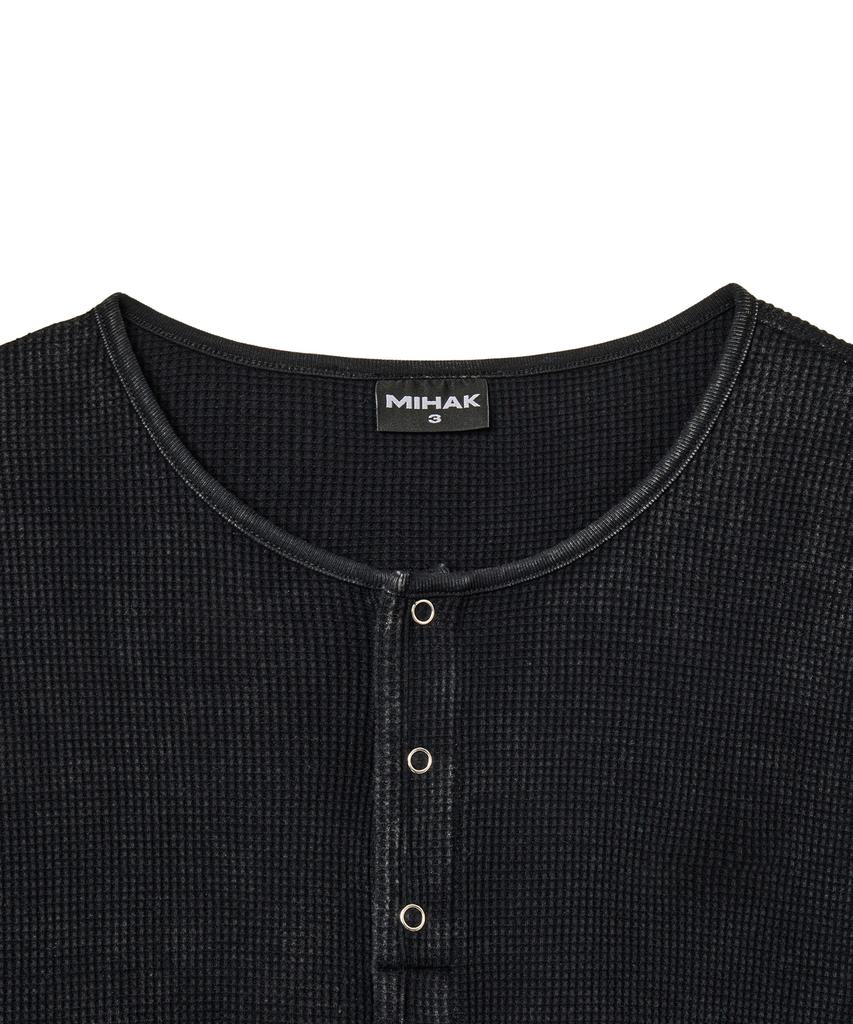 Mihag [Plain Ver.] Washed Waffle Henley Neck T-Shirt (Black)