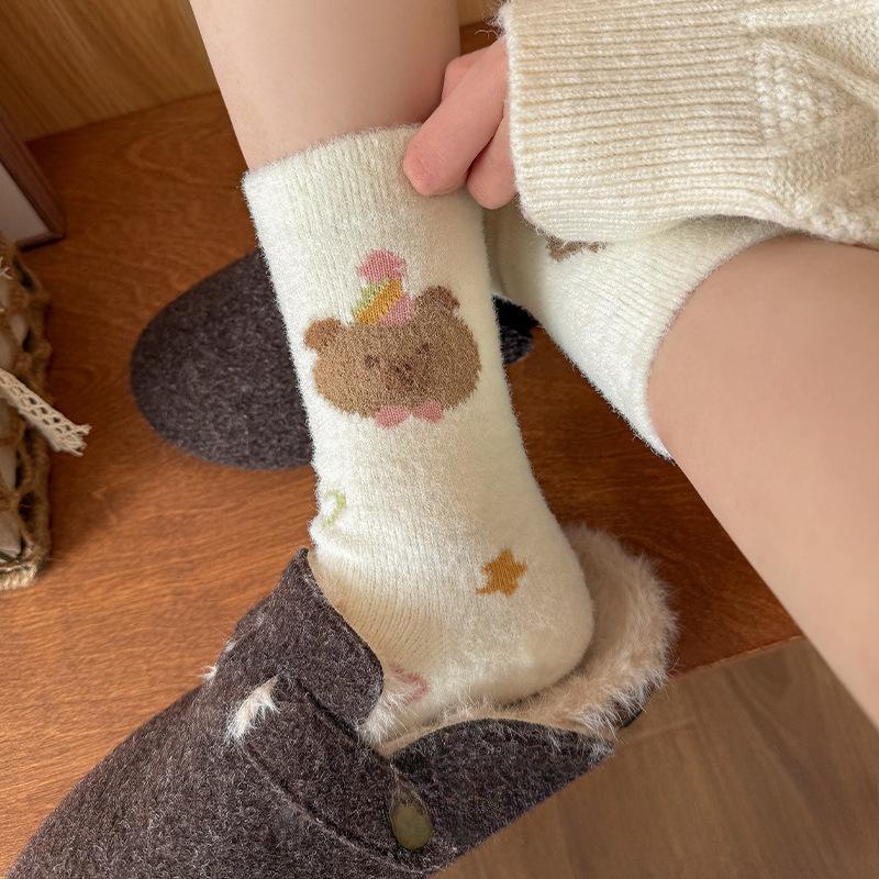 Plush Socks for Women In Autumn and Winter, Coral Fleece Postpartum Socks, Thickened Warm and Cute Heating Socks, Floor Sleeping Socks