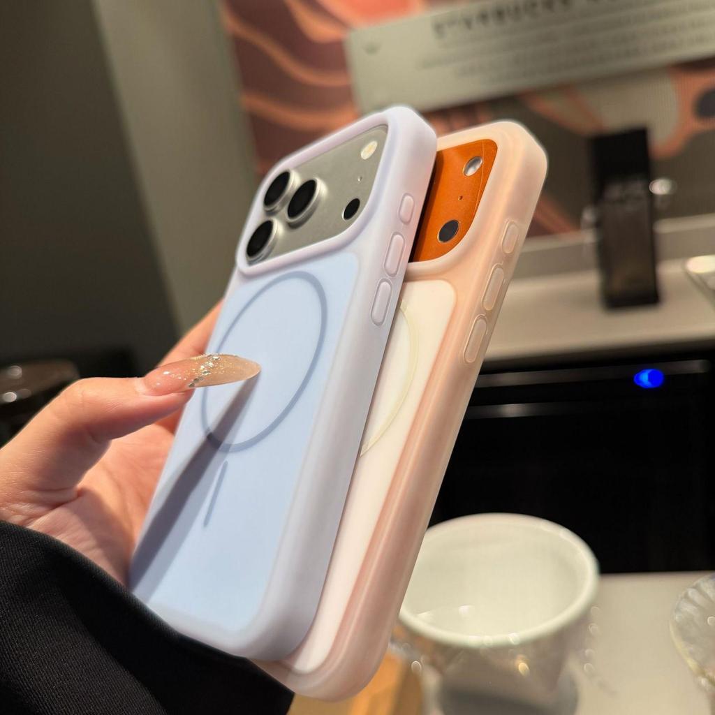 iPhone 17 Pro Max Case: Two-Tone Liquid Silicone, Magnetic, Drop-Proof for Apple 16/15