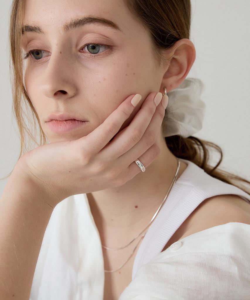 Aphrose Essential Band Ring
