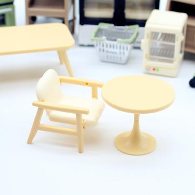 Maison de Poupée Espace Grille Mini Canapé Chaise Modèle Micro Scène Bricolage Salon Jouet Familial Poupée Fille Cadeau Accessoires Meubles Maison de Poupée