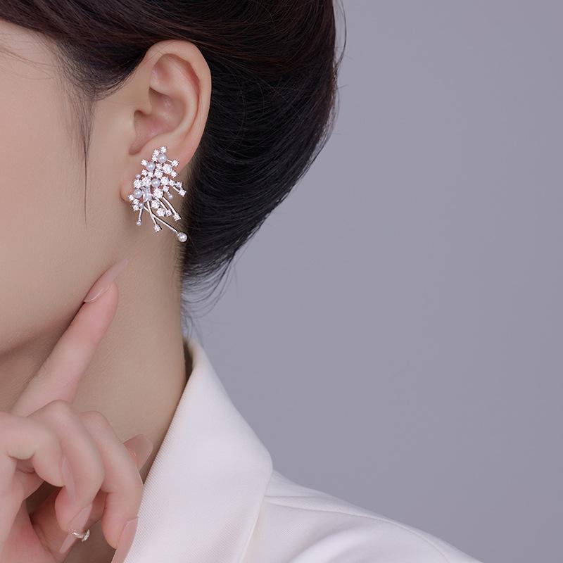 New Able Luxury Copper Zircon Star Same Style Sparkling Nebula Earrings Women's Gift Banquet Jewelry 2024