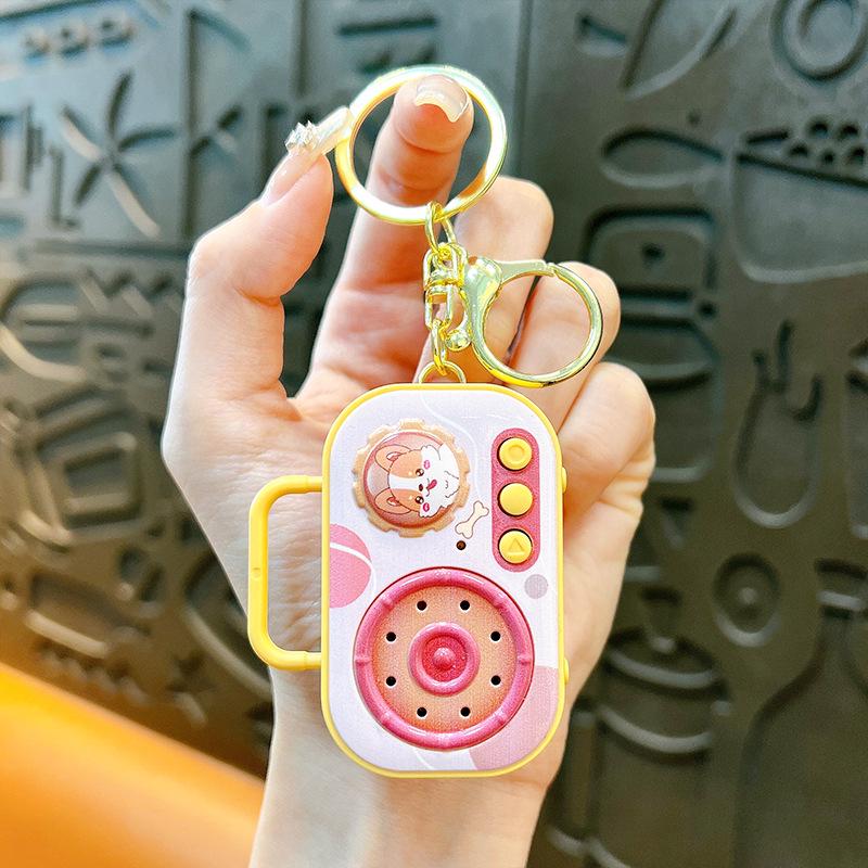Retro Gramophone Keychain: Mini Recordable Music Box and Fun Pendant Gift