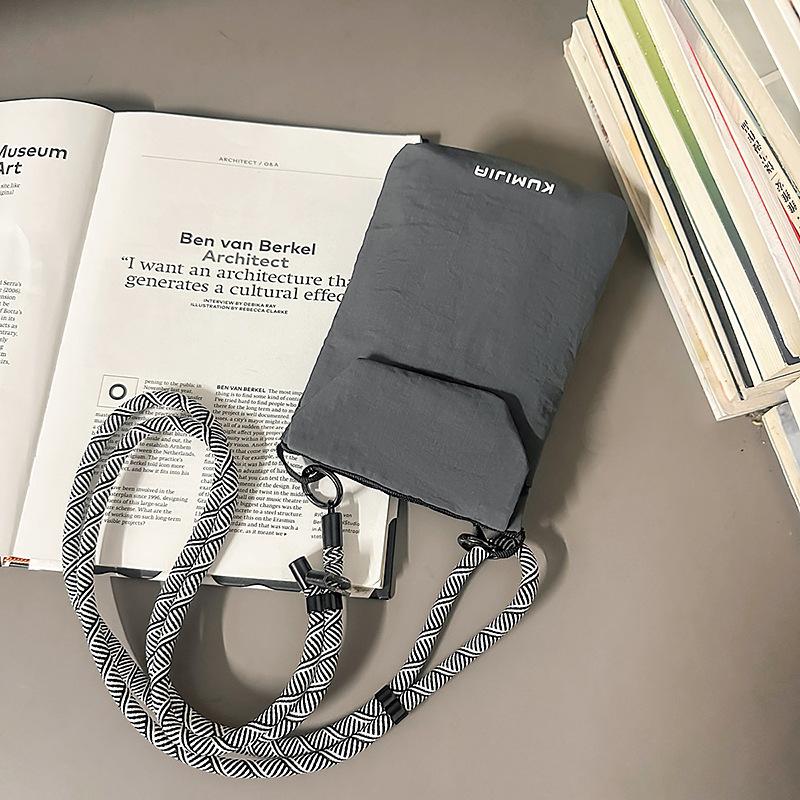 Personal mobile phone messenger bag trendy fashion 2025 summer new tooling style Japanese small bag casual shoulder card bag