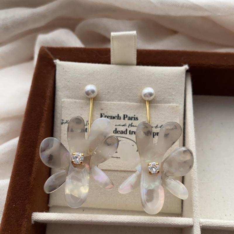 Small Fresh Acetate Board Flower Pearl Stud Earrings Removable Light Luxury High Sense Fashion Beauty Gradual Change Earrings