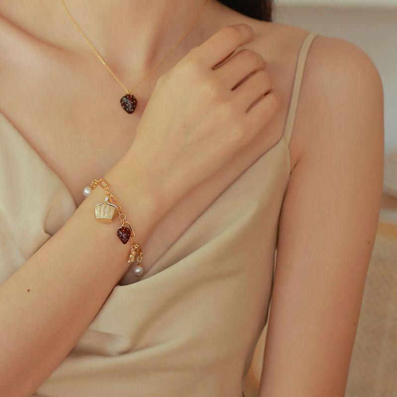 Niche Mori-Style Floral Strawberry Pearl Bee Metal Bracelet