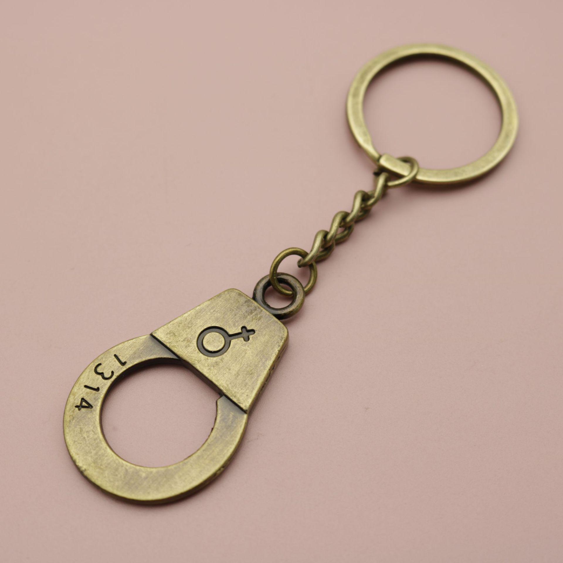 Xiyin Minimalist Handcuff Keychain Pendant