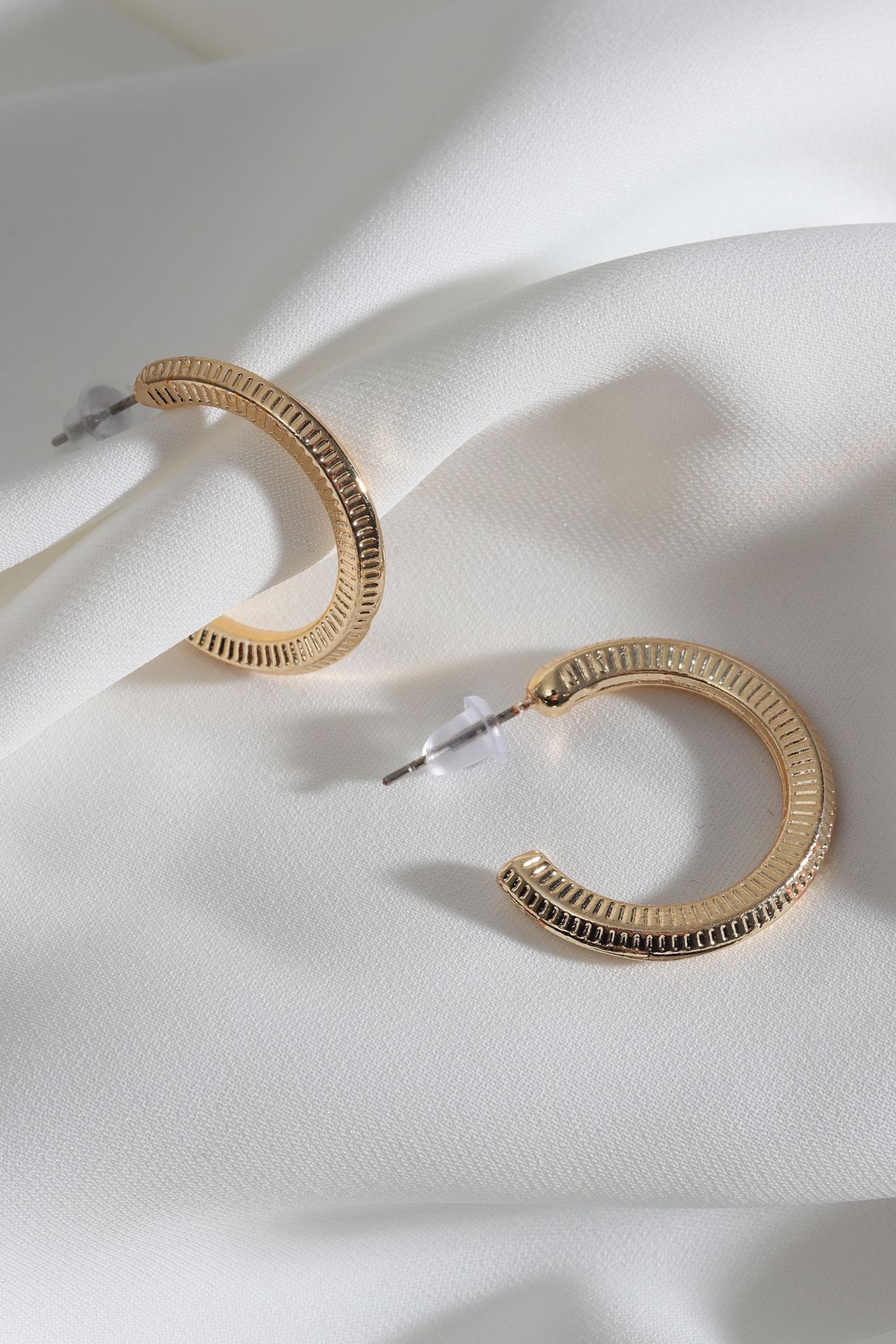 

Винтажные серьги-кольца золотого цвета