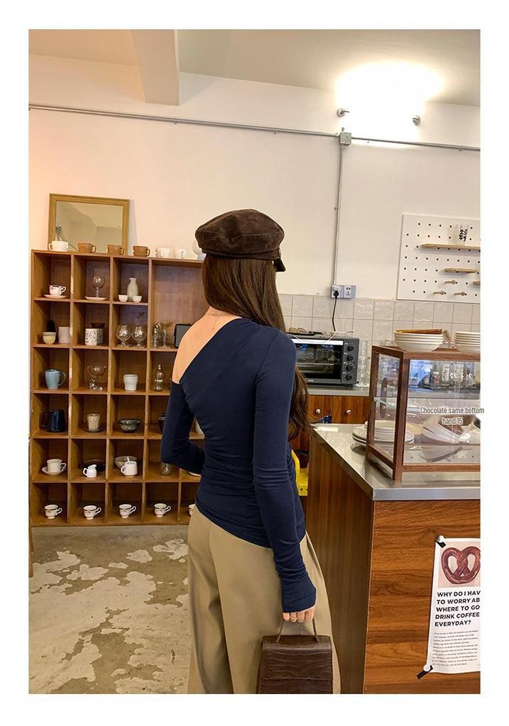 2026 Autumn Off-Shoulder Long-Sleeve Korean Style T-shirt for Women - Simple and Elegant