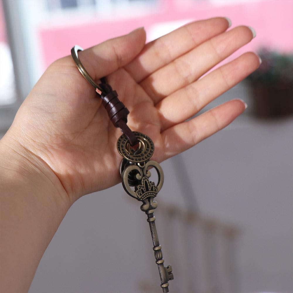 Backpack Hanging Lock Key Leather Key Chain Zinc Zinc Alloy Moon Car Key Ring  Car Decoration