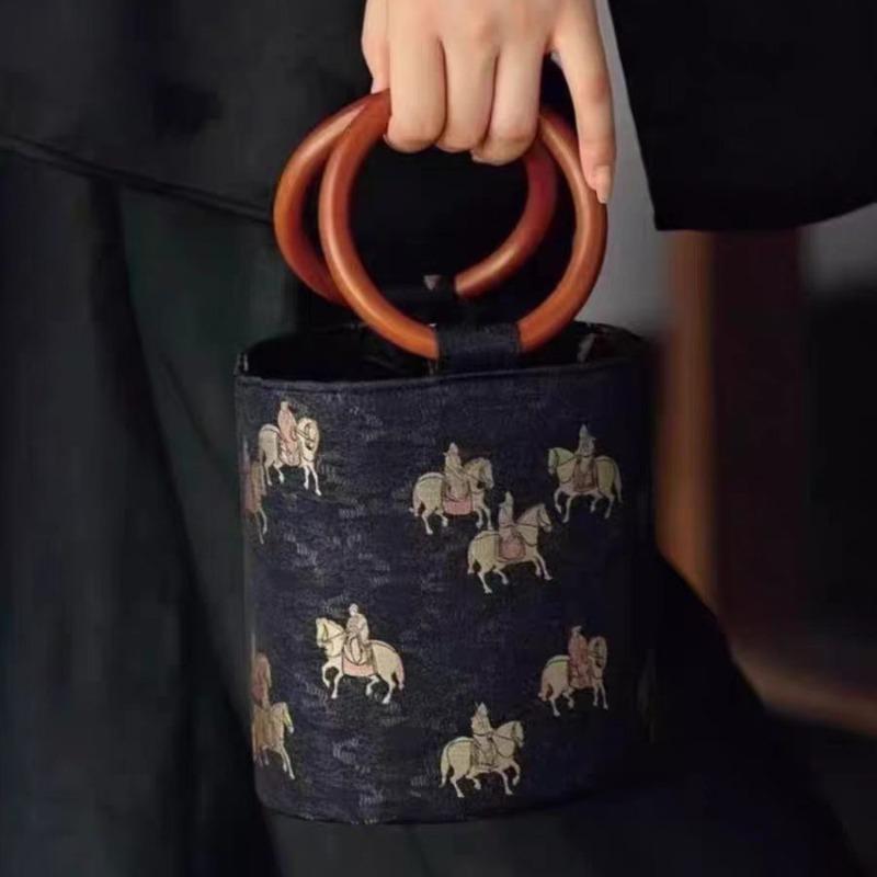 Ethnic style round ring wooden handle Song Jin Tang Matu retro fortune bucket bag cylinder bag autumn and winter Chinese style