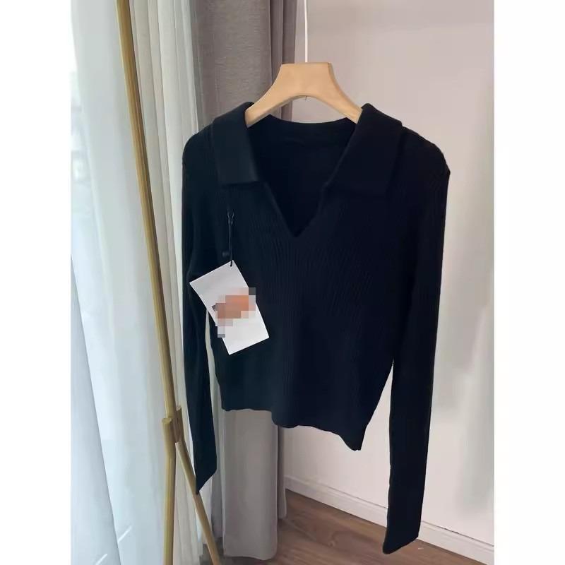Temperament V-neck Knitted Sweater Women's Spring and Autumn Thin Polo Shirt Design Sense Niche Base with Short Top Inside