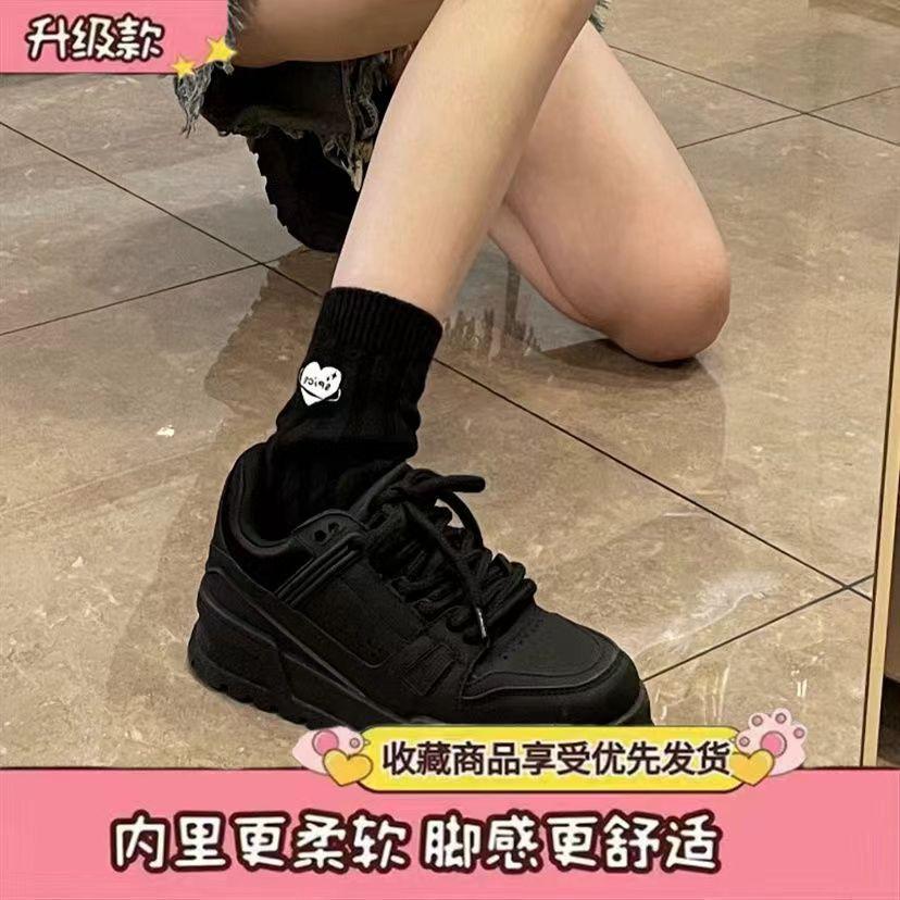 Niszowe buty do deskorolki damskie 2024 wiosna i jesień Japońskie retro małe czarne buty na platformie casualowe modne uniwersalne buty sportowe